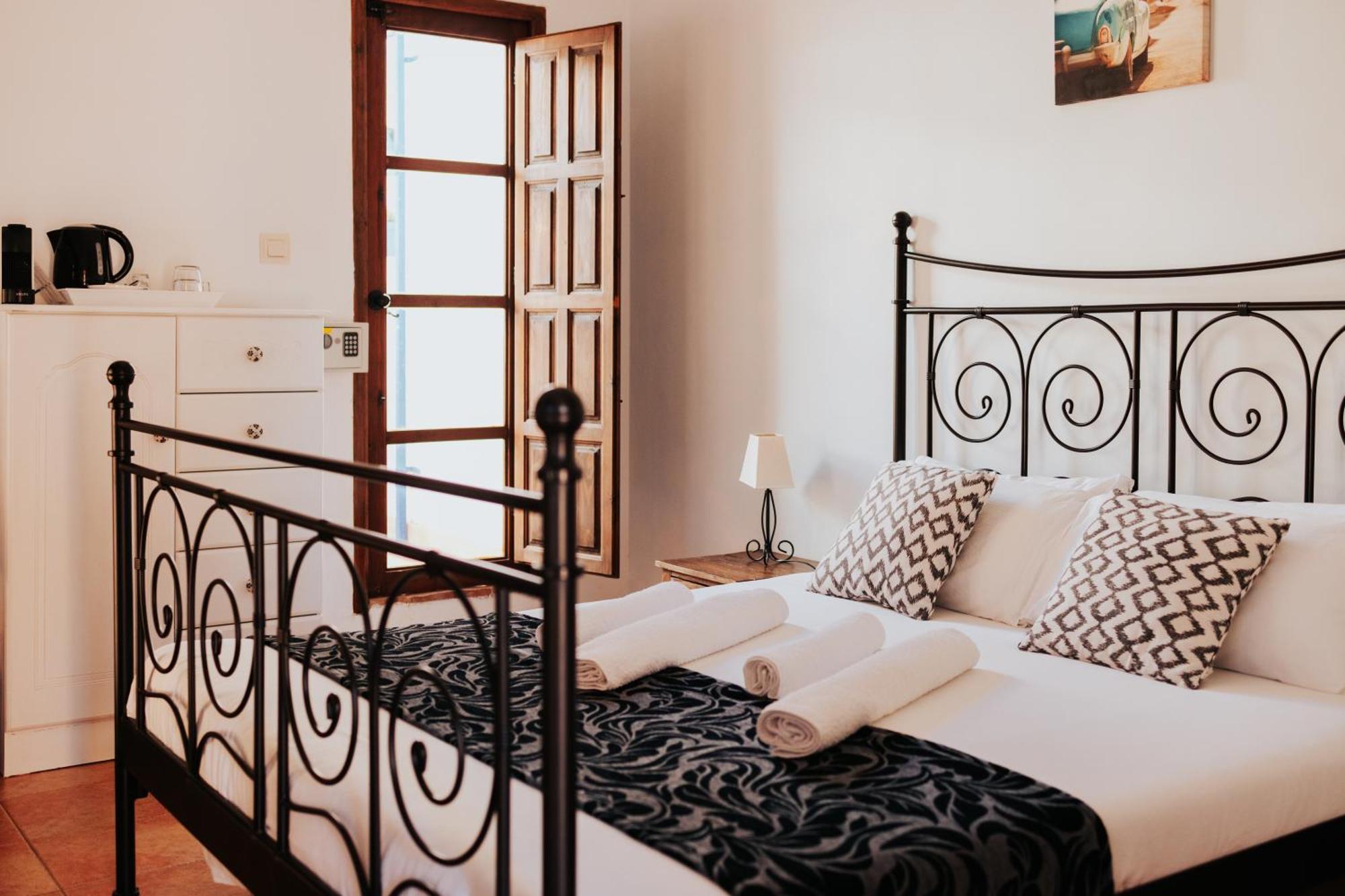 Casa Del Patio Bed & Breakfast Pinos del Valle Bagian luar foto